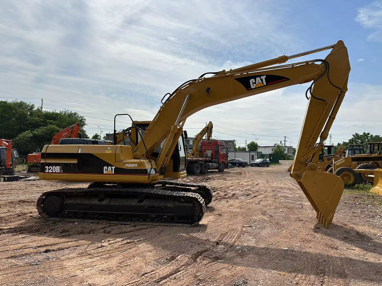 CATERPILLAR 320BL excavator - Bager: slika CATERPILLAR 320BL excavator - Bager CATERPILLAR 320BL excavator - Bager: slika CATERPILLAR 320BL excavator - Bager