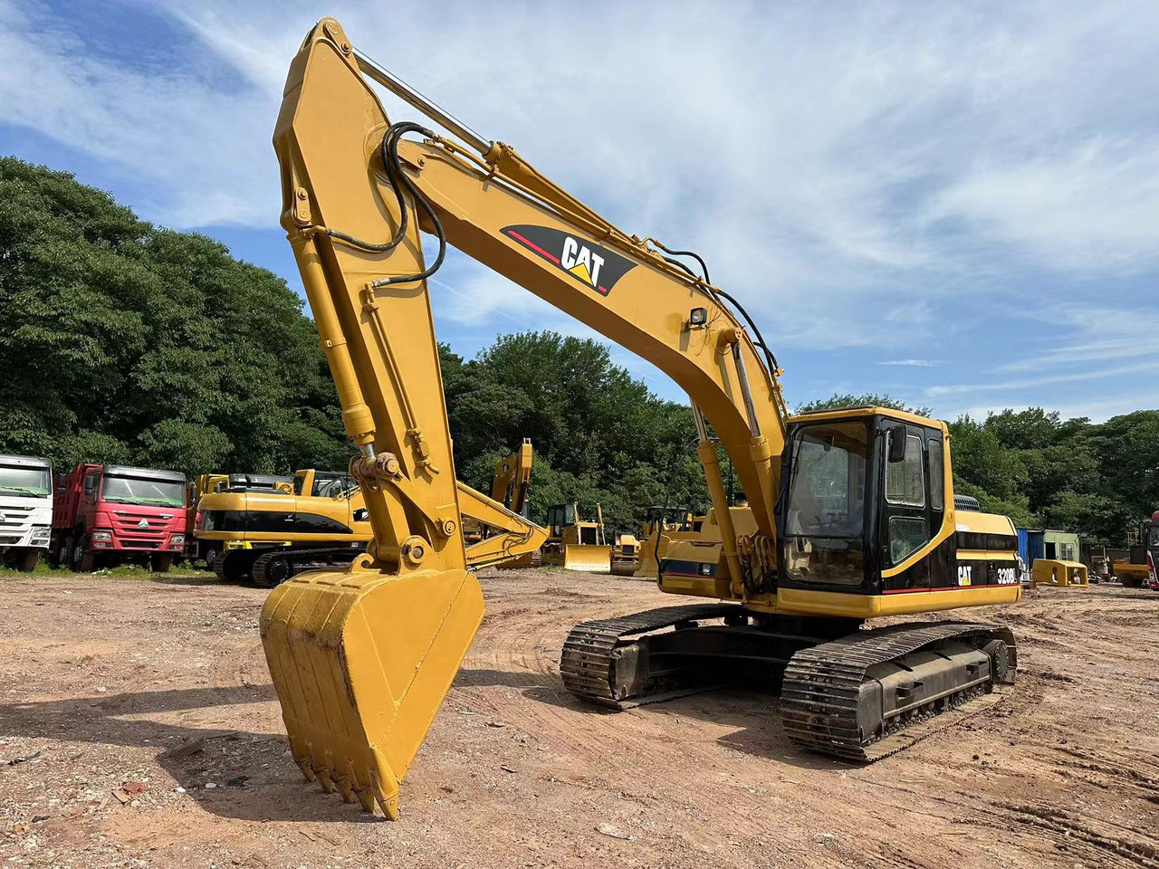 CATERPILLAR 320BL excavator - Bager: slika CATERPILLAR 320BL excavator - Bager CATERPILLAR 320BL excavator - Bager: slika CATERPILLAR 320BL excavator - Bager