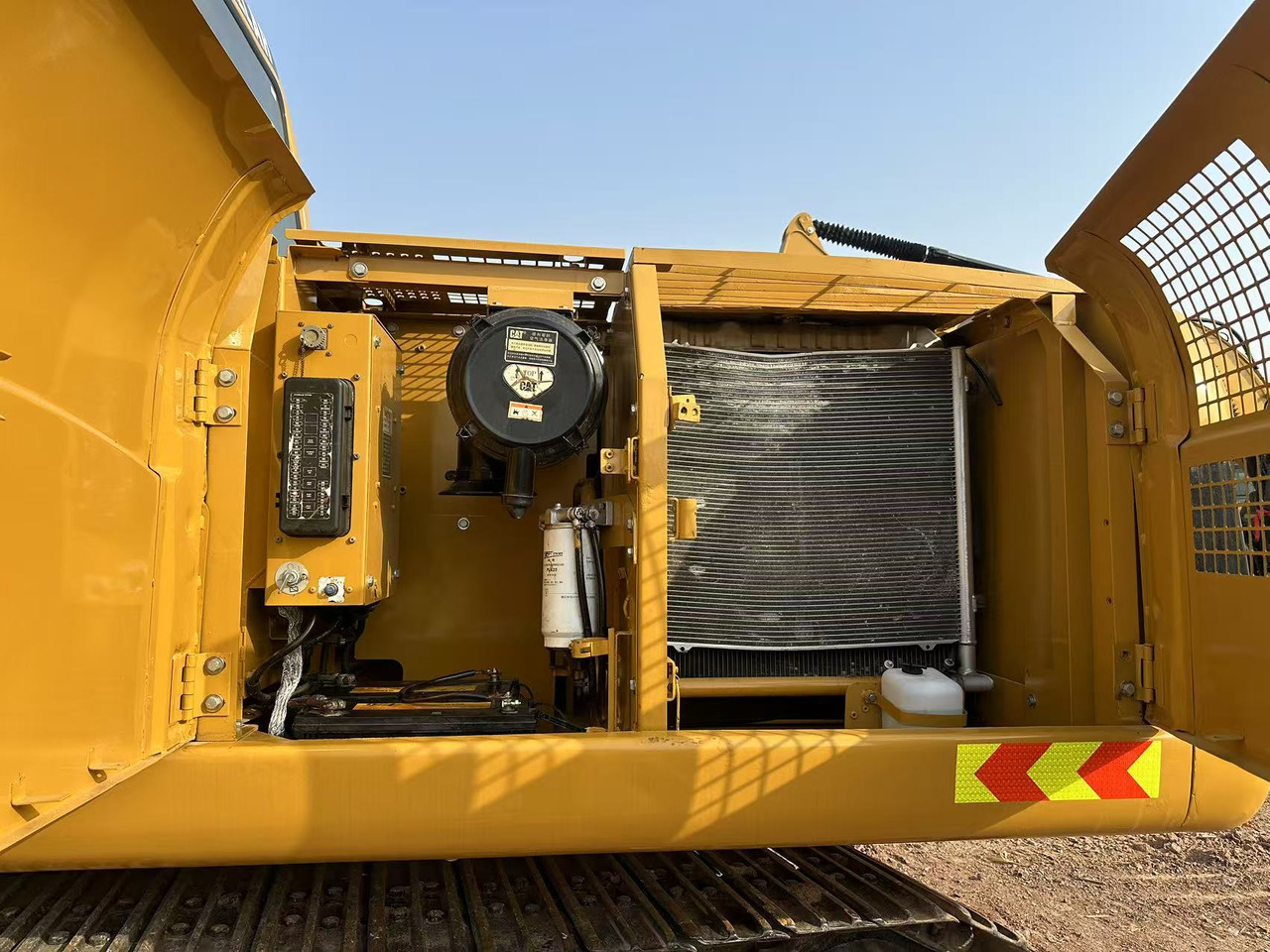 Bager gusjeničar CATERPILLAR 320CL crawler excavator: slika Bager gusjeničar CATERPILLAR 320CL crawler excavator Bager gusjeničar CATERPILLAR 320CL crawler excavator: slika Bager gusjeničar CATERPILLAR 320CL crawler excavator