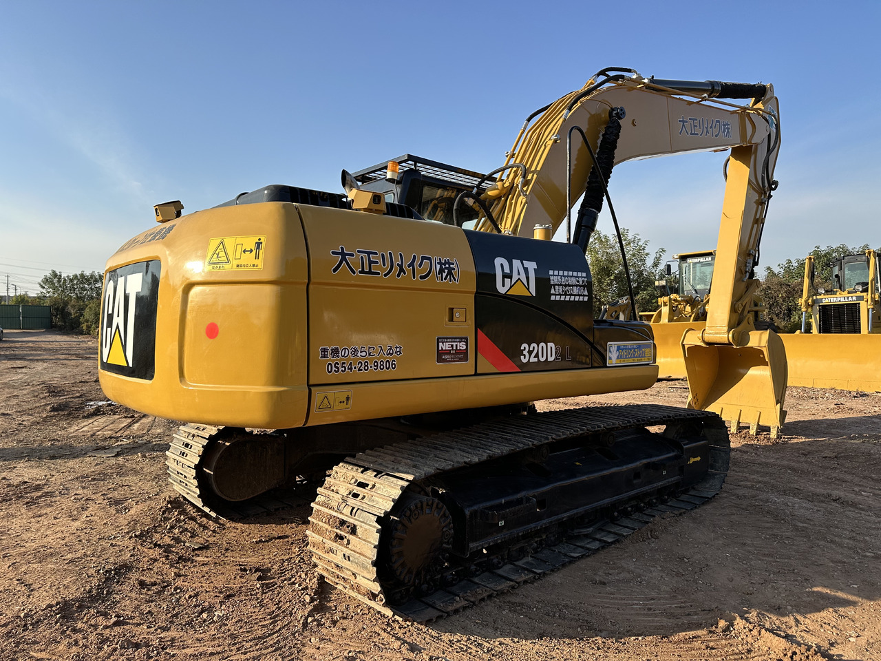 Bager gusjeničar CATERPILLAR 320DL: slika Bager gusjeničar CATERPILLAR 320DL