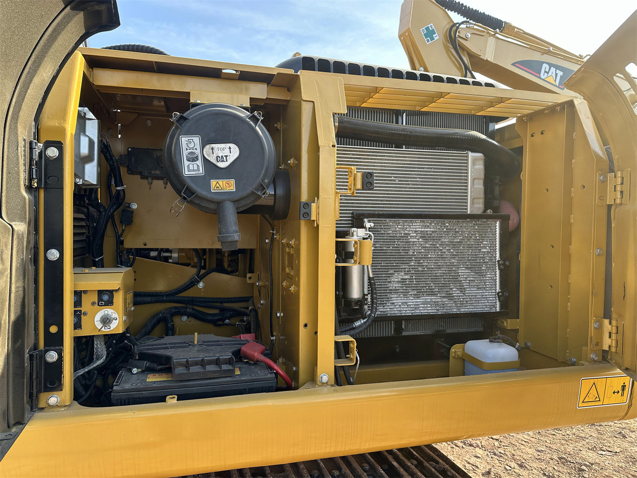 Zakup CATERPILLAR 320DL CATERPILLAR 320DL: slika Zakup CATERPILLAR 320DL CATERPILLAR 320DL