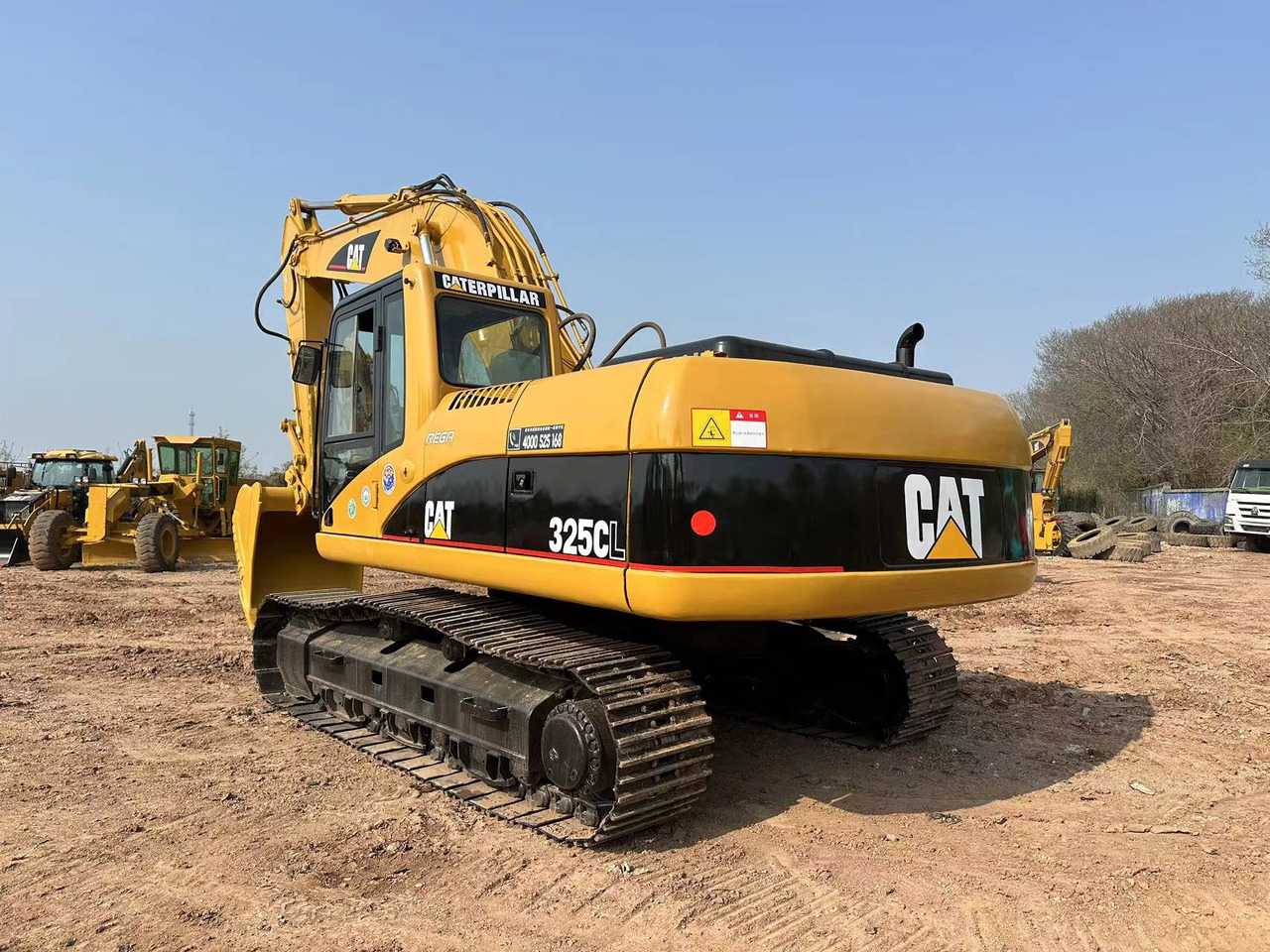 Zakup CATERPILLAR 325C CATERPILLAR 325C: slika Zakup CATERPILLAR 325C CATERPILLAR 325C