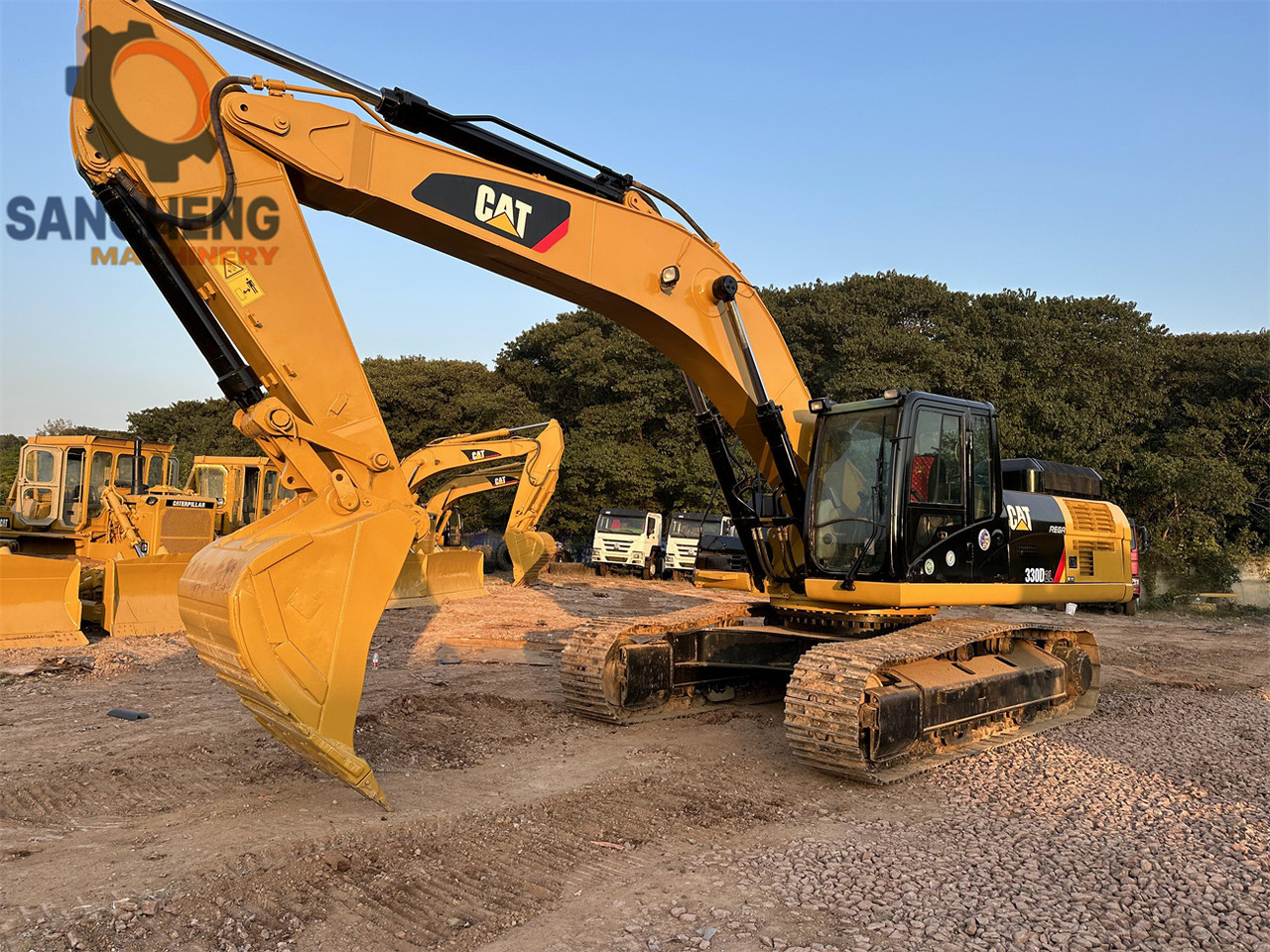 Bager gusjeničar CATERPILLAR 330D2L: slika Bager gusjeničar CATERPILLAR 330D2L