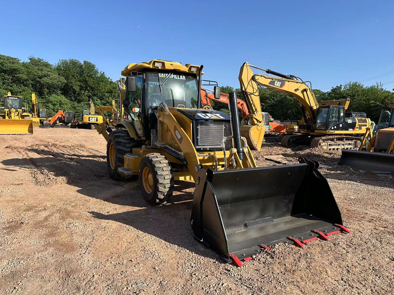 CATERPILLAR 420F2 - Rovokopač-utovarivač: slika CATERPILLAR 420F2 - Rovokopač-utovarivač CATERPILLAR 420F2 - Rovokopač-utovarivač: slika CATERPILLAR 420F2 - Rovokopač-utovarivač