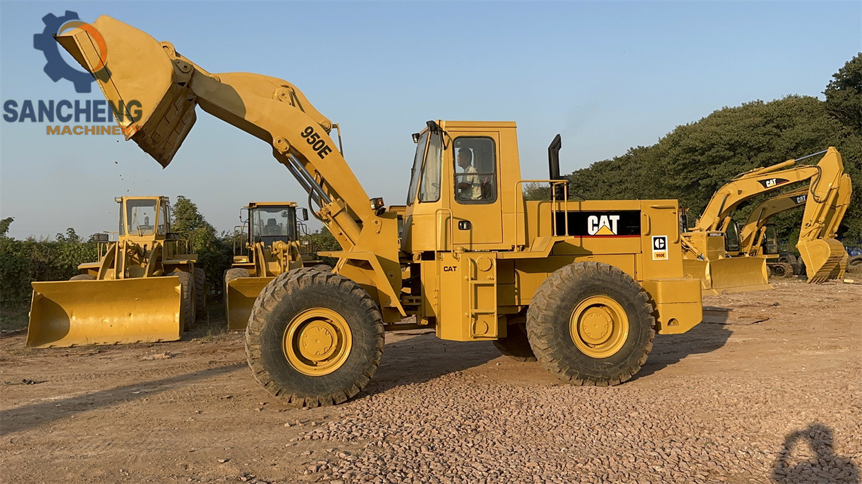 CATERPILLAR 950E - Utovarivač na kotačima: slika CATERPILLAR 950E - Utovarivač na kotačima CATERPILLAR 950E - Utovarivač na kotačima: slika CATERPILLAR 950E - Utovarivač na kotačima