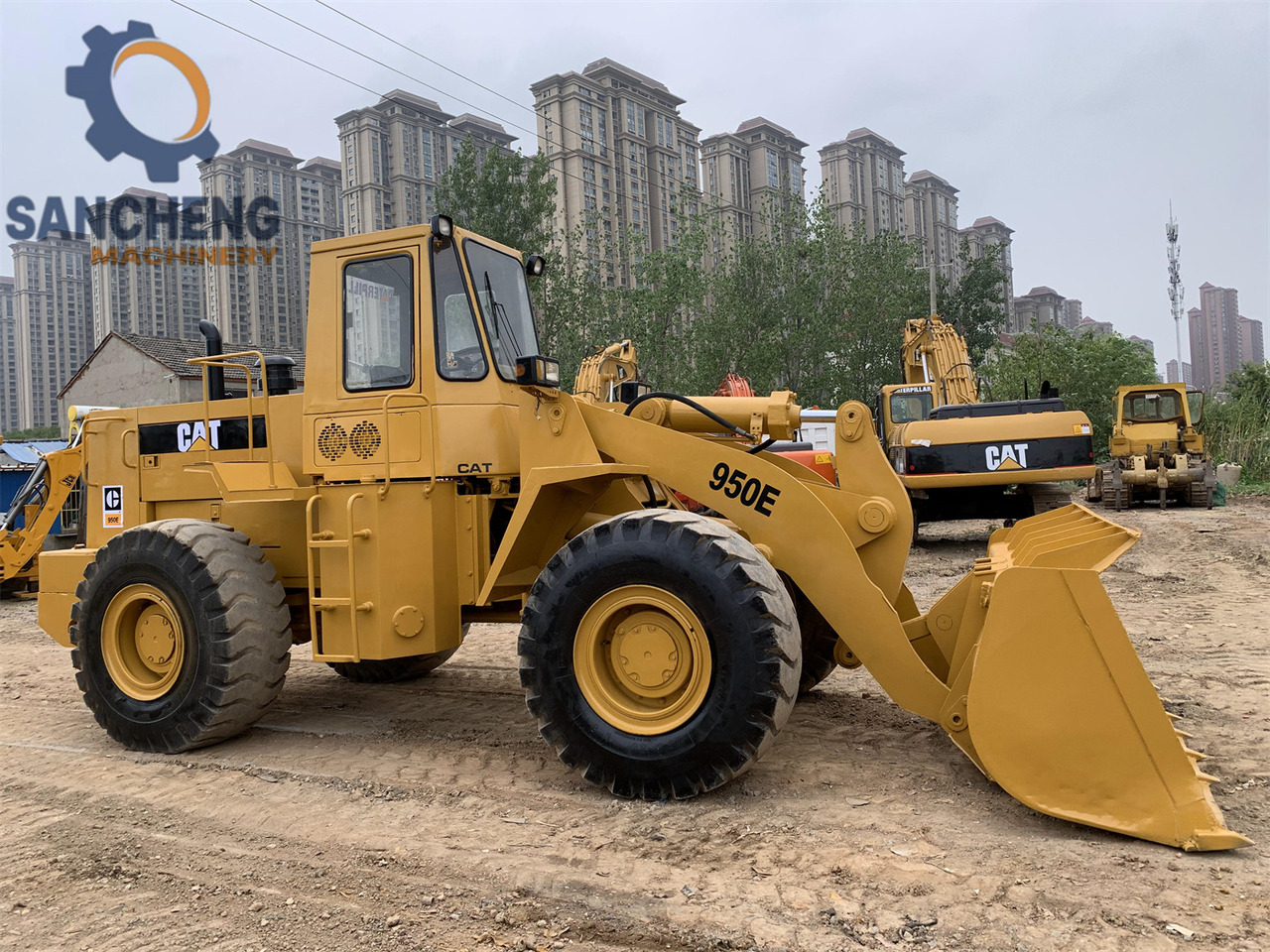 CATERPILLAR 950E - Utovarivač na kotačima: slika CATERPILLAR 950E - Utovarivač na kotačima CATERPILLAR 950E - Utovarivač na kotačima: slika CATERPILLAR 950E - Utovarivač na kotačima
