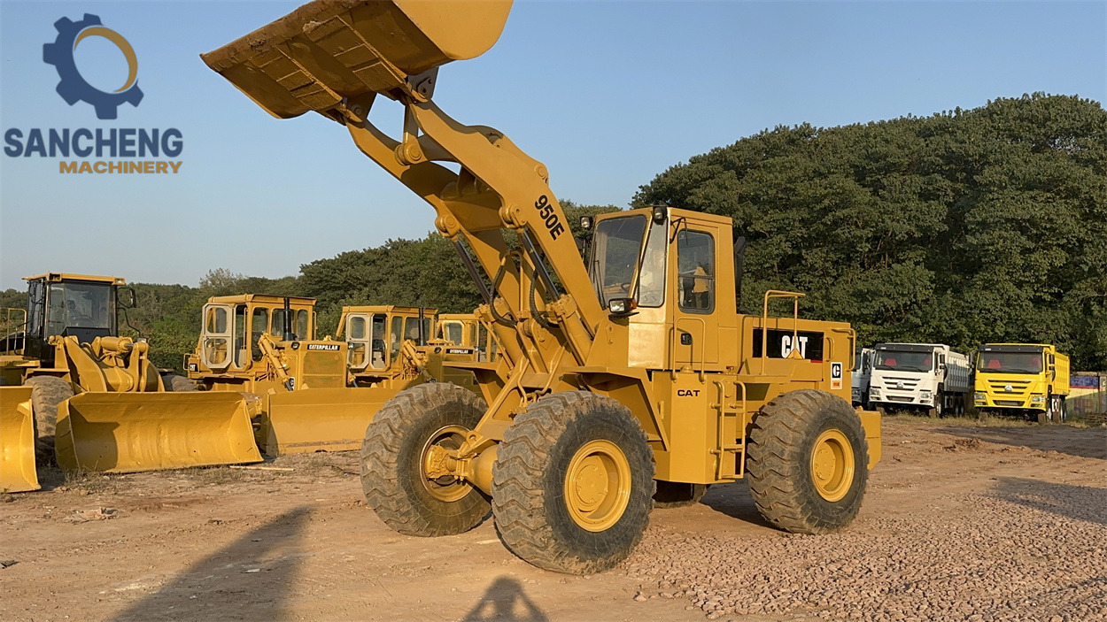 CATERPILLAR 950E - Utovarivač na kotačima: slika CATERPILLAR 950E - Utovarivač na kotačima CATERPILLAR 950E - Utovarivač na kotačima: slika CATERPILLAR 950E - Utovarivač na kotačima