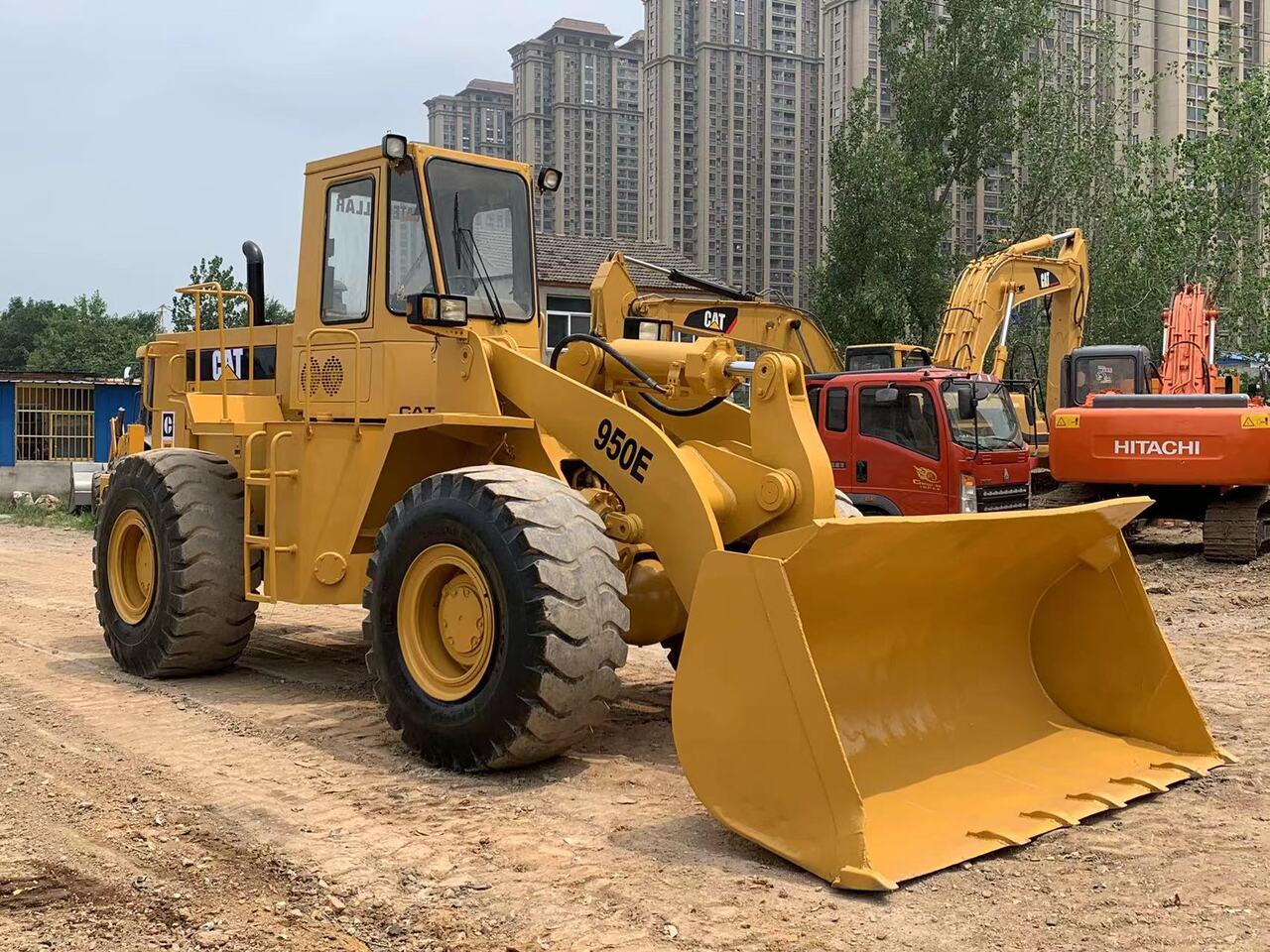 CATERPILLAR 950E - Utovarivač na kotačima: slika CATERPILLAR 950E - Utovarivač na kotačima CATERPILLAR 950E - Utovarivač na kotačima: slika CATERPILLAR 950E - Utovarivač na kotačima
