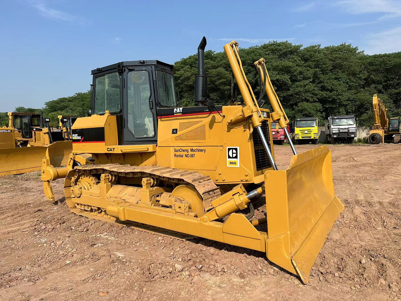 CATERPILLAR D6G Crawler Dozer - Buldožer: slika CATERPILLAR D6G Crawler Dozer - Buldožer CATERPILLAR D6G Crawler Dozer - Buldožer: slika CATERPILLAR D6G Crawler Dozer - Buldožer