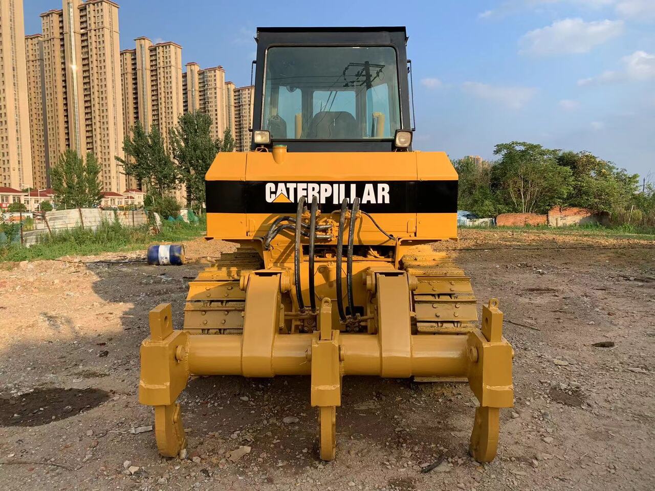 Buldožer CATERPILLAR D6G: slika Buldožer CATERPILLAR D6G
