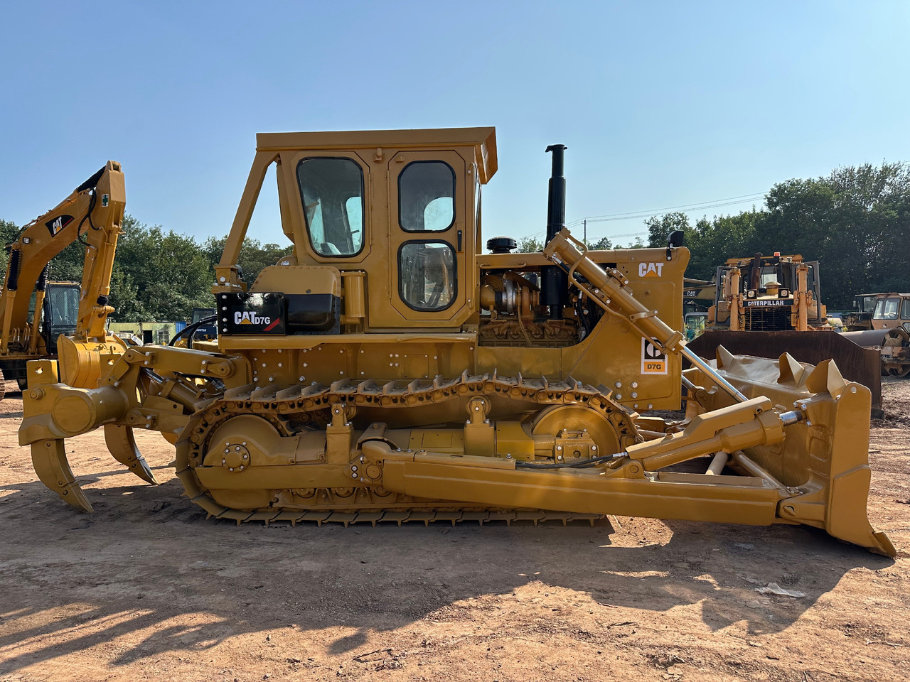 CATERPILLAR D7G bulldozer - Buldožer: slika CATERPILLAR D7G bulldozer - Buldožer CATERPILLAR D7G bulldozer - Buldožer: slika CATERPILLAR D7G bulldozer - Buldožer