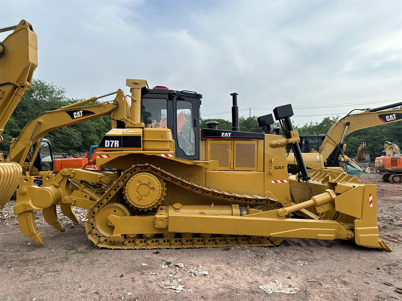CATERPILLAR D7R - Buldožer: slika CATERPILLAR D7R - Buldožer CATERPILLAR D7R - Buldožer: slika CATERPILLAR D7R - Buldožer
