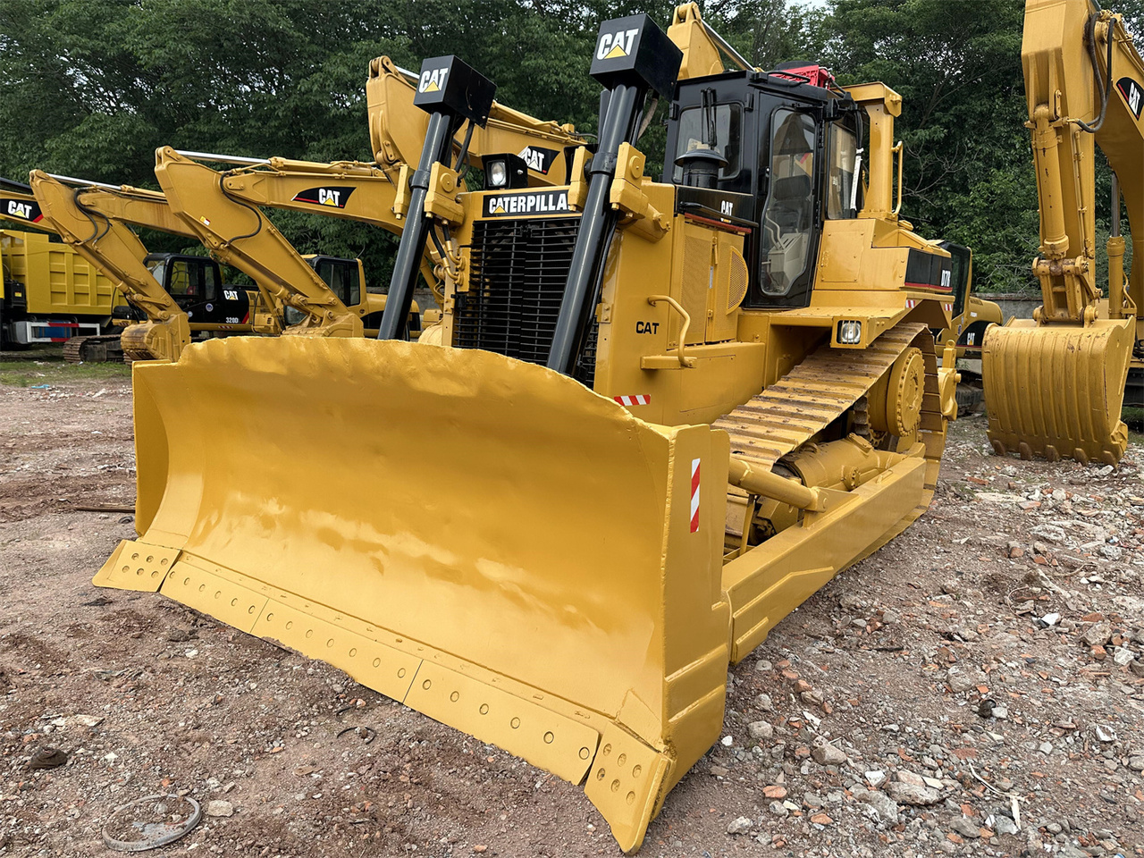 CATERPILLAR D7R - Buldožer: slika CATERPILLAR D7R - Buldožer CATERPILLAR D7R - Buldožer: slika CATERPILLAR D7R - Buldožer