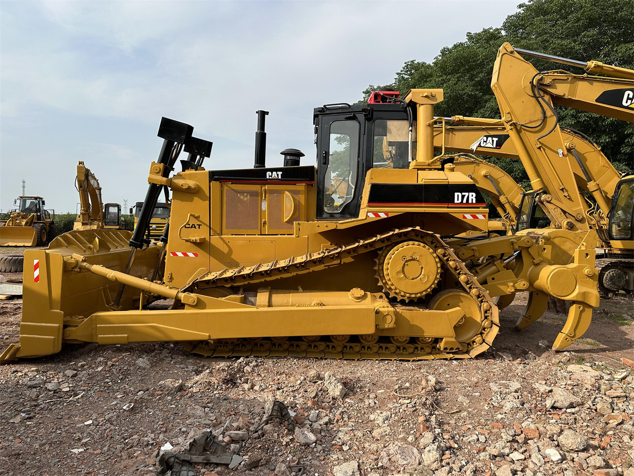 CATERPILLAR D7R - Buldožer: slika CATERPILLAR D7R - Buldožer CATERPILLAR D7R - Buldožer: slika CATERPILLAR D7R - Buldožer