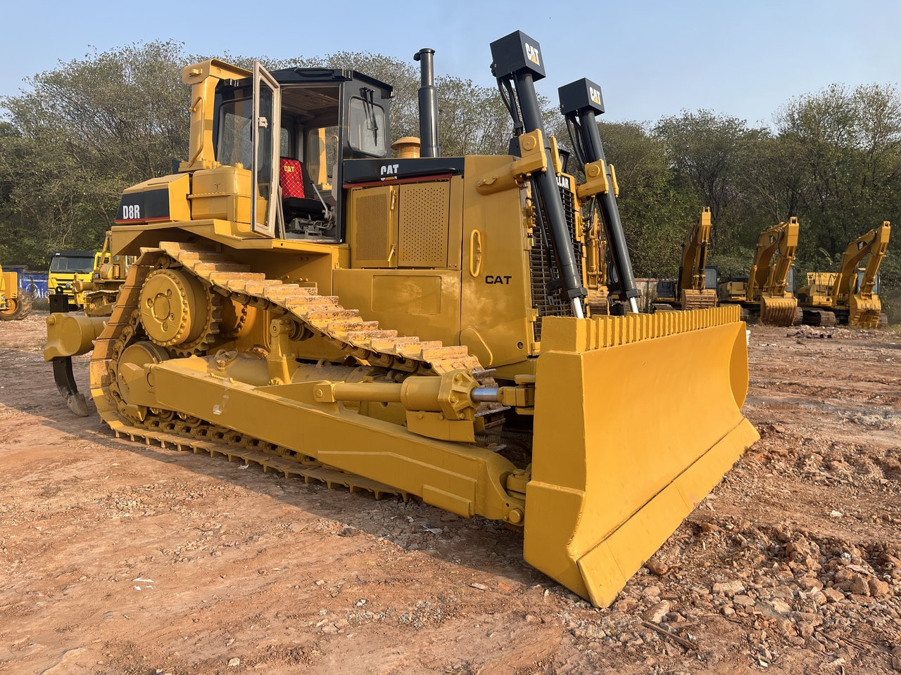 CATERPILLAR D8R - Buldožer: slika CATERPILLAR D8R - Buldožer CATERPILLAR D8R - Buldožer: slika CATERPILLAR D8R - Buldožer
