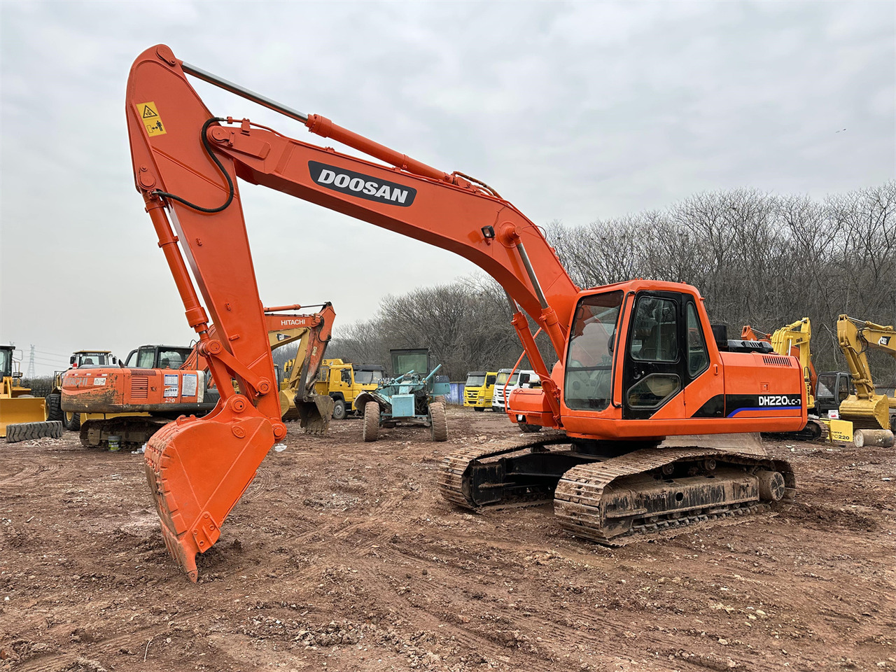 DOOSAN DH220 - Bager gusjeničar: slika DOOSAN DH220 - Bager gusjeničar DOOSAN DH220 - Bager gusjeničar: slika DOOSAN DH220 - Bager gusjeničar