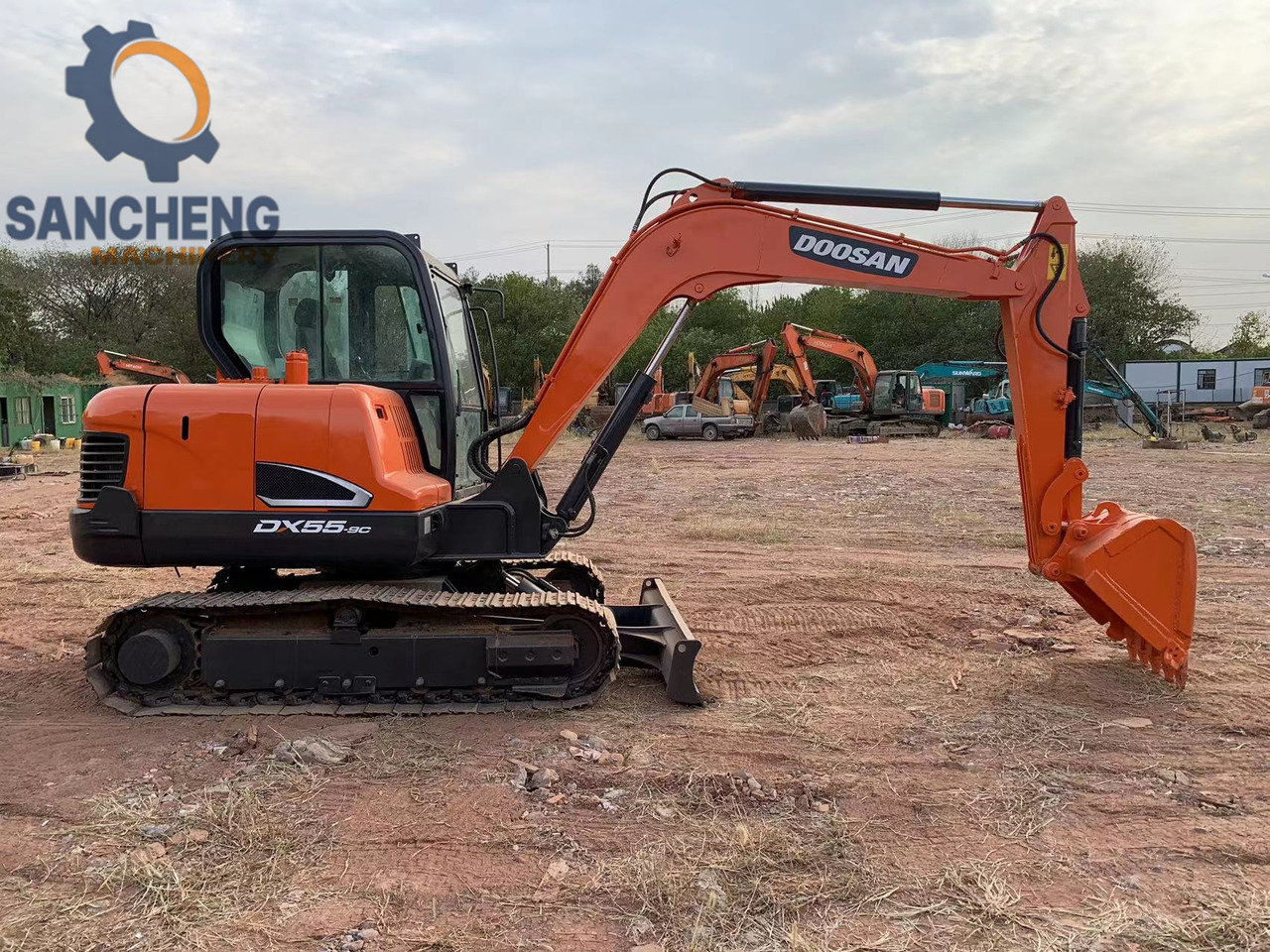 DOOSAN DX55 - Bager: slika DOOSAN DX55 - Bager DOOSAN DX55 - Bager: slika DOOSAN DX55 - Bager