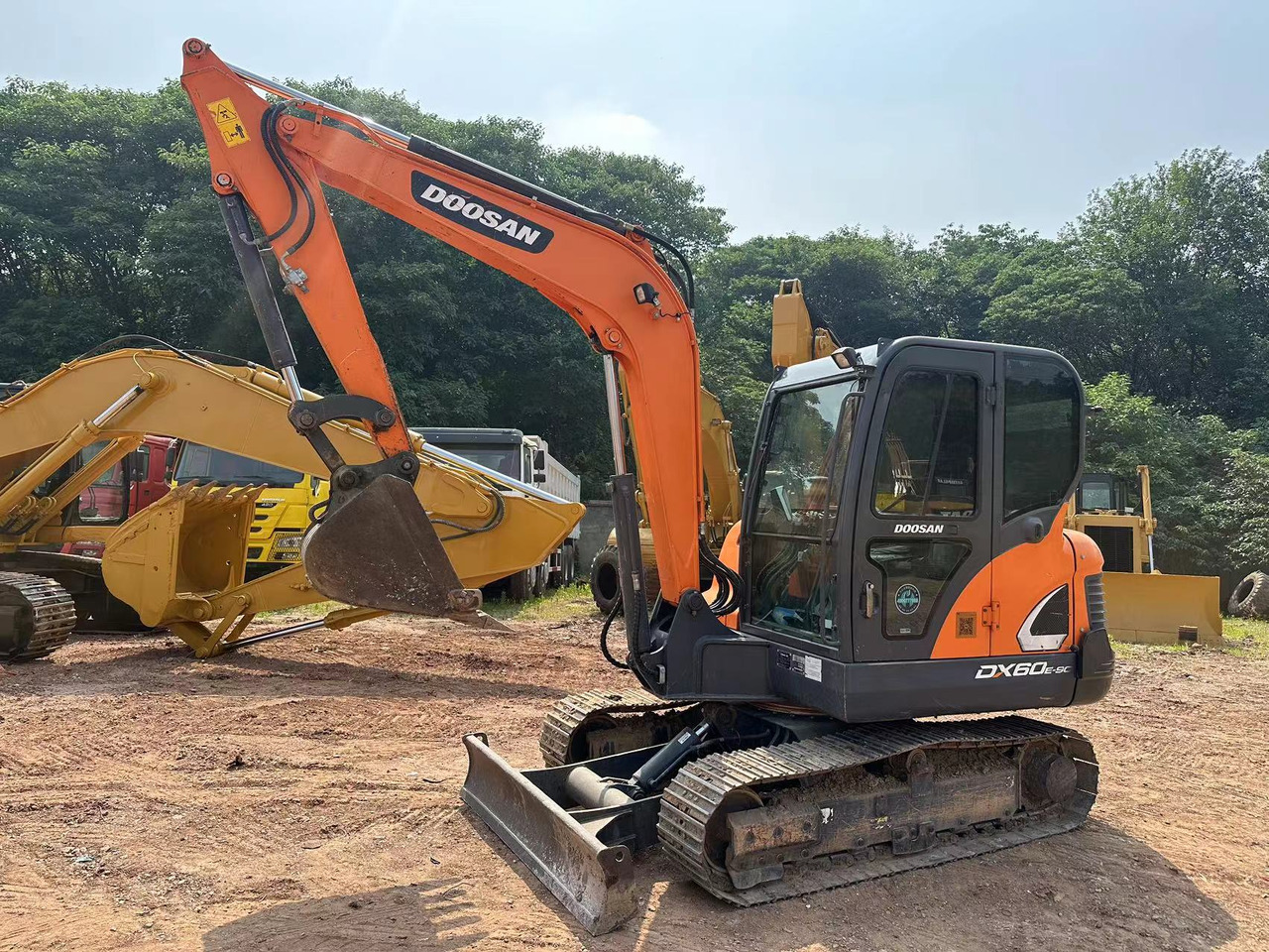 DOOSAN DX60 - Mini bager: slika DOOSAN DX60 - Mini bager DOOSAN DX60 - Mini bager: slika DOOSAN DX60 - Mini bager