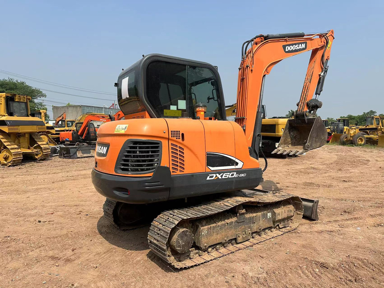 Mini bager DOOSAN DX60: slika Mini bager DOOSAN DX60