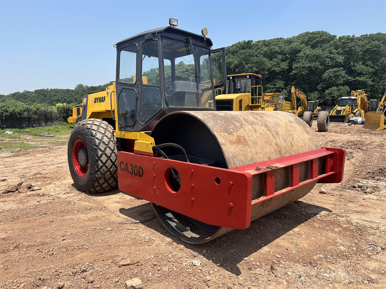 DYNAPAC CA30D - Valjak: slika DYNAPAC CA30D - Valjak DYNAPAC CA30D - Valjak: slika DYNAPAC CA30D - Valjak