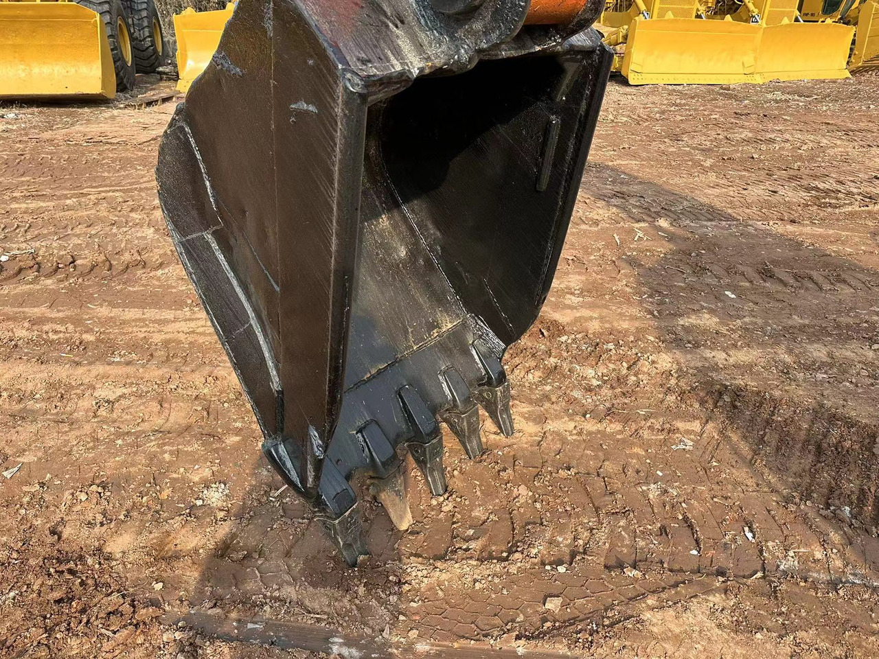 HITACHI EX200 - Bager gusjeničar: slika HITACHI EX200 - Bager gusjeničar HITACHI EX200 - Bager gusjeničar: slika HITACHI EX200 - Bager gusjeničar