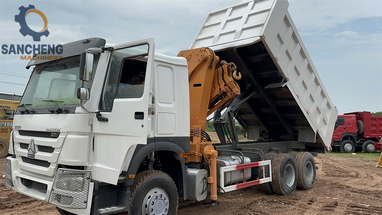 Kamion s kranom HOWO 371: slika Kamion s kranom HOWO 371