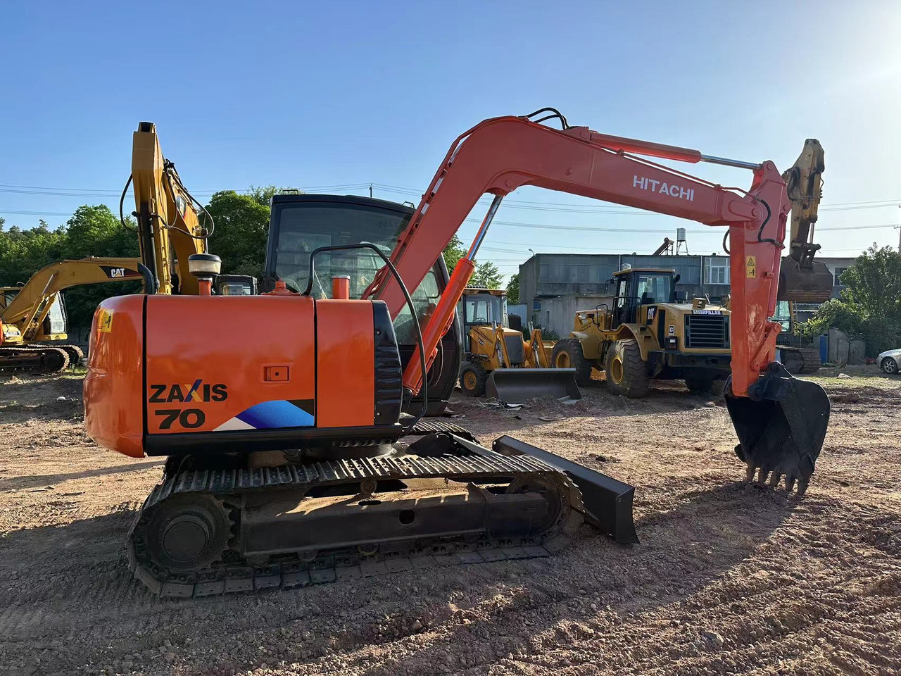 Hitachi ZX70 mini excavator - Mini bager: slika Hitachi ZX70 mini excavator - Mini bager Hitachi ZX70 mini excavator - Mini bager: slika Hitachi ZX70 mini excavator - Mini bager