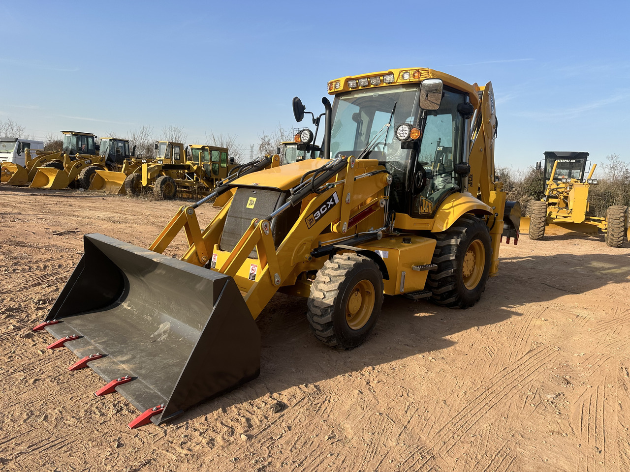 JCB 3CX - Rovokopač-utovarivač: slika JCB 3CX - Rovokopač-utovarivač JCB 3CX - Rovokopač-utovarivač: slika JCB 3CX - Rovokopač-utovarivač