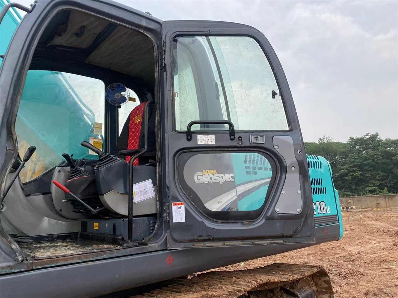KOBELCO SK210LC-8 - Bager gusjeničar: slika KOBELCO SK210LC-8 - Bager gusjeničar KOBELCO SK210LC-8 - Bager gusjeničar: slika KOBELCO SK210LC-8 - Bager gusjeničar