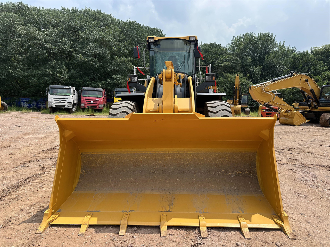 SDLG L956F Wheel loader - Utovarivač na kotačima: slika SDLG L956F Wheel loader - Utovarivač na kotačima SDLG L956F Wheel loader - Utovarivač na kotačima: slika SDLG L956F Wheel loader - Utovarivač na kotačima