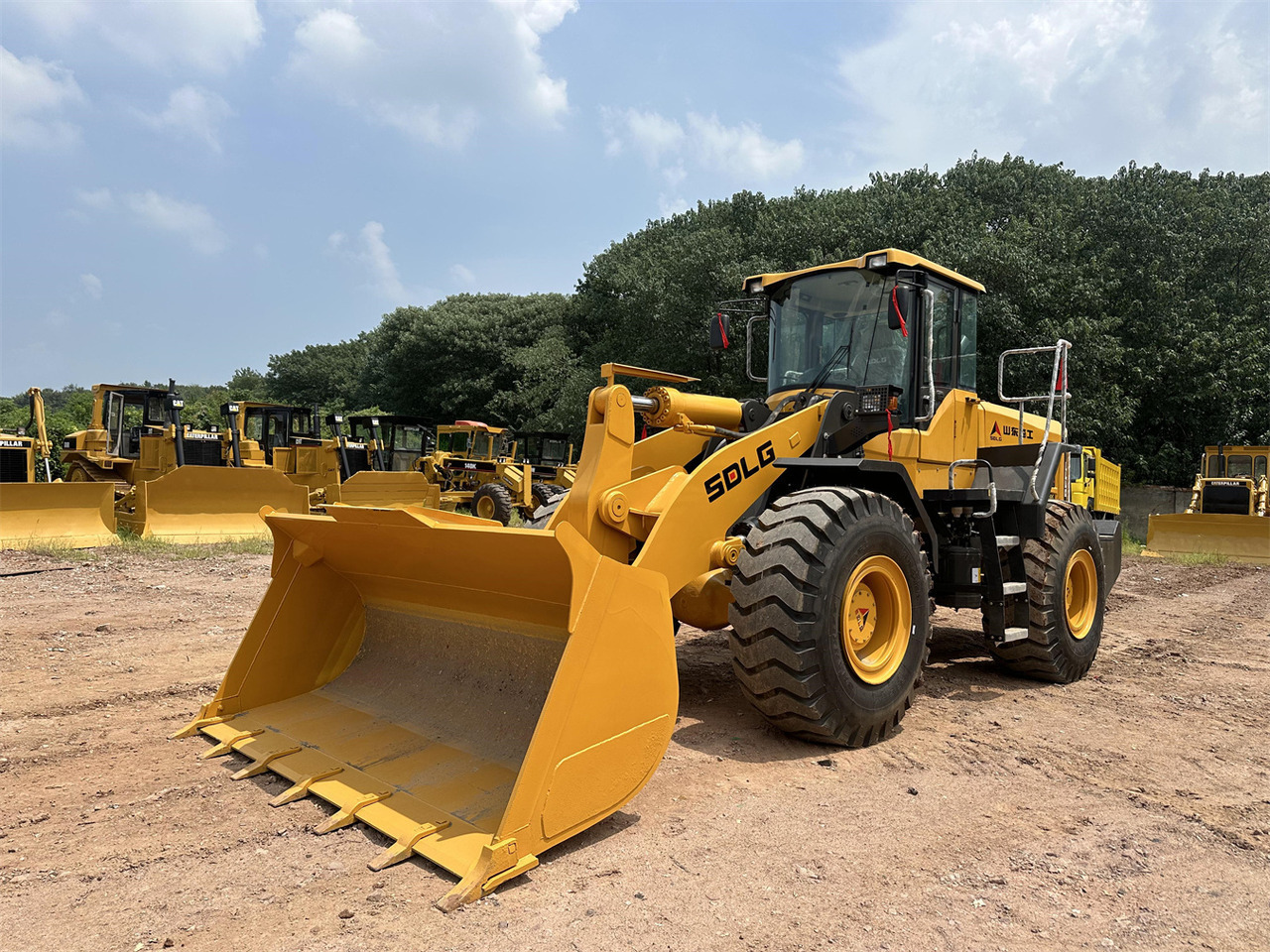 SDLG L956F Wheel loader - Utovarivač na kotačima: slika SDLG L956F Wheel loader - Utovarivač na kotačima SDLG L956F Wheel loader - Utovarivač na kotačima: slika SDLG L956F Wheel loader - Utovarivač na kotačima