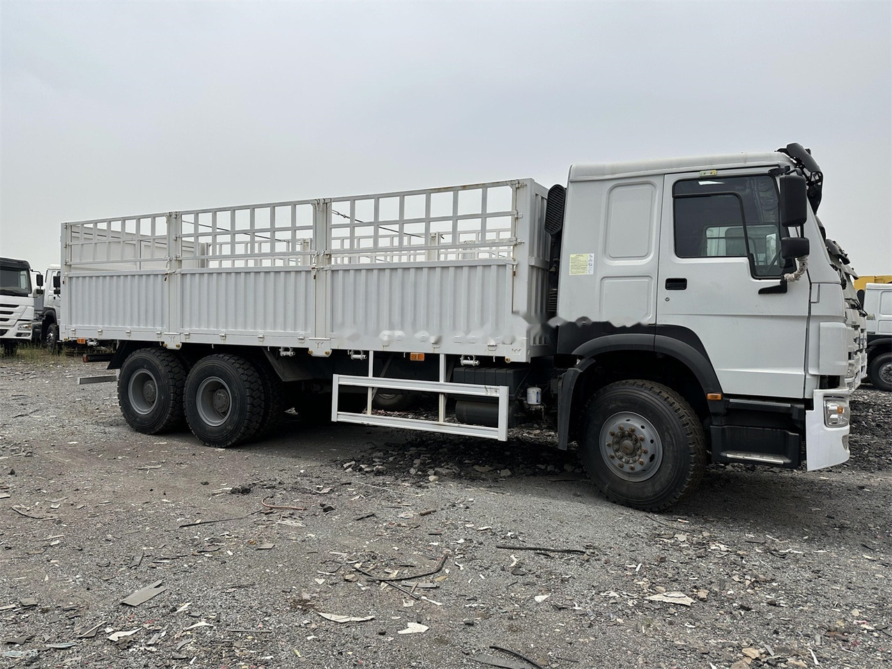 SINOTRUK HOWO 371 Cargo truck - Kamion za prijevoz stoke: slika SINOTRUK HOWO 371 Cargo truck - Kamion za prijevoz stoke SINOTRUK HOWO 371 Cargo truck - Kamion za prijevoz stoke: slika SINOTRUK HOWO 371 Cargo truck - Kamion za prijevoz stoke