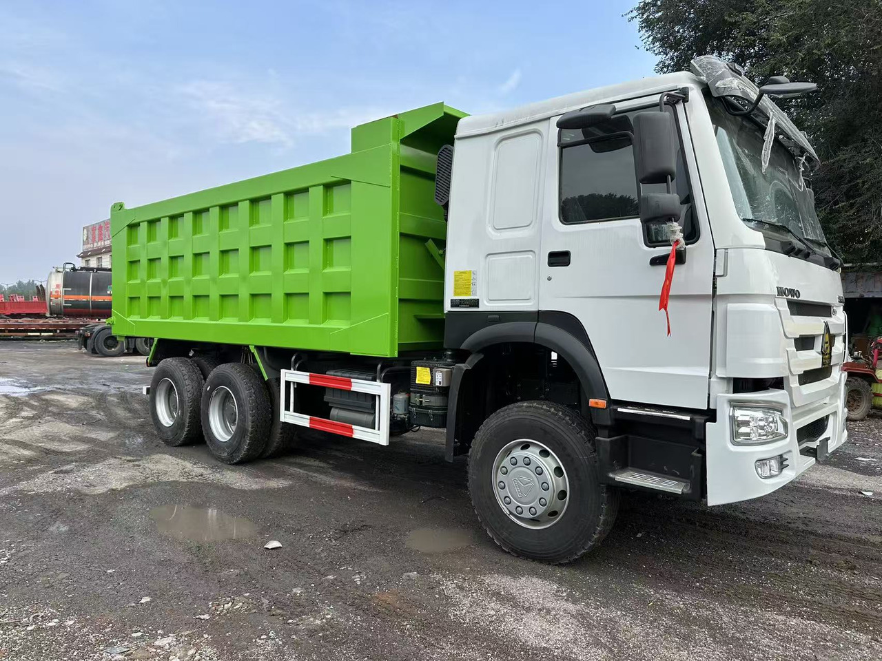 SINOTRUK HOWO 400HP 6X4 Tipper Truck - Kiper: slika SINOTRUK HOWO 400HP 6X4 Tipper Truck - Kiper SINOTRUK HOWO 400HP 6X4 Tipper Truck - Kiper: slika SINOTRUK HOWO 400HP 6X4 Tipper Truck - Kiper