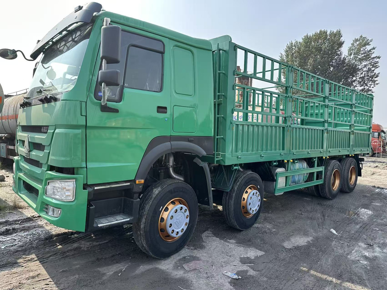 SINOTRUK HOWO 420hp 8x4 fence truck - Kamion s otvorenim sandukom: slika SINOTRUK HOWO 420hp 8x4 fence truck - Kamion s otvorenim sandukom SINOTRUK HOWO 420hp 8x4 fence truck - Kamion s otvorenim sandukom: slika SINOTRUK HOWO 420hp 8x4 fence truck - Kamion s otvorenim sandukom