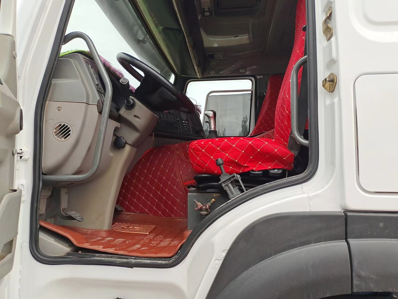 SINOTRUK HOWO Dump truck 371 6x4 - Kiper: slika SINOTRUK HOWO Dump truck 371 6x4 - Kiper SINOTRUK HOWO Dump truck 371 6x4 - Kiper: slika SINOTRUK HOWO Dump truck 371 6x4 - Kiper