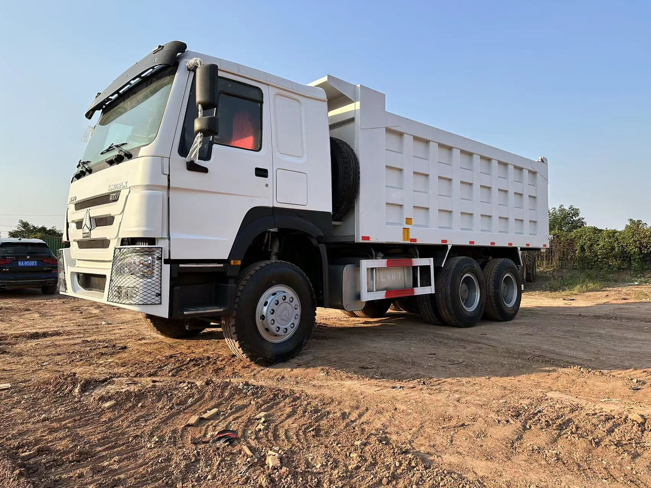 SINOTRUK HOWO HOWO 371 6x4 - Kiper: slika SINOTRUK HOWO HOWO 371 6x4 - Kiper SINOTRUK HOWO HOWO 371 6x4 - Kiper: slika SINOTRUK HOWO HOWO 371 6x4 - Kiper