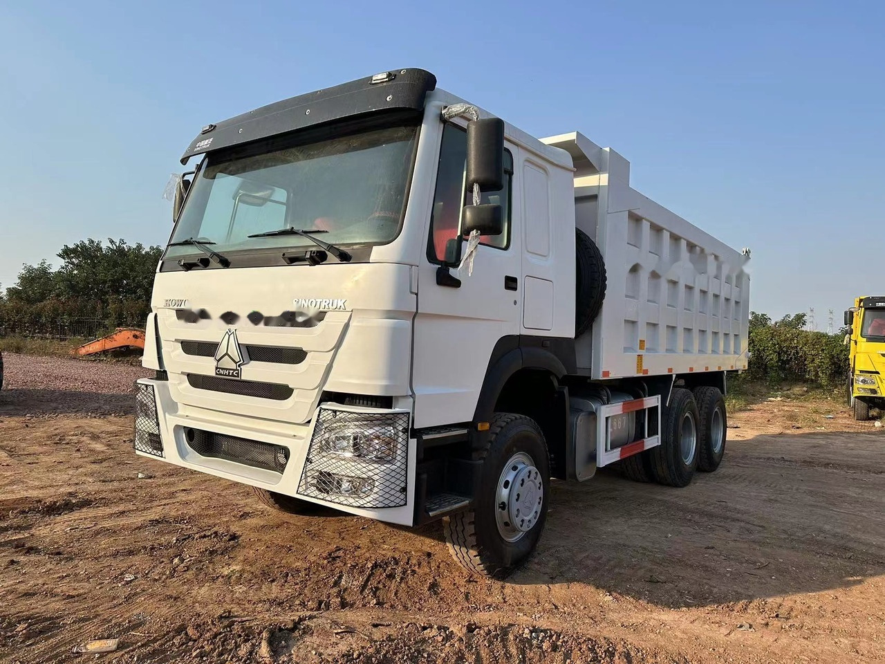 SINOTRUK HOWO HOWO 371 6x4 - Kiper: slika SINOTRUK HOWO HOWO 371 6x4 - Kiper SINOTRUK HOWO HOWO 371 6x4 - Kiper: slika SINOTRUK HOWO HOWO 371 6x4 - Kiper