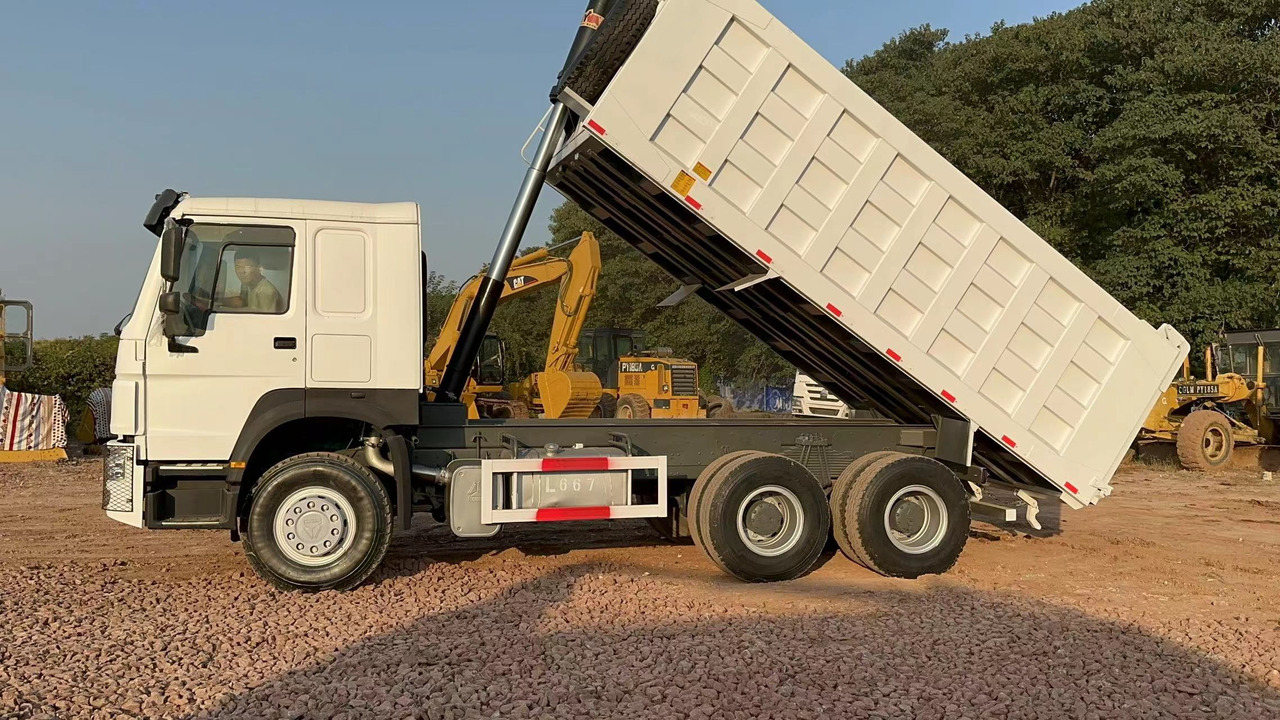 SINOTRUK HOWO HOWO 371 6x4 - Kiper: slika SINOTRUK HOWO HOWO 371 6x4 - Kiper SINOTRUK HOWO HOWO 371 6x4 - Kiper: slika SINOTRUK HOWO HOWO 371 6x4 - Kiper