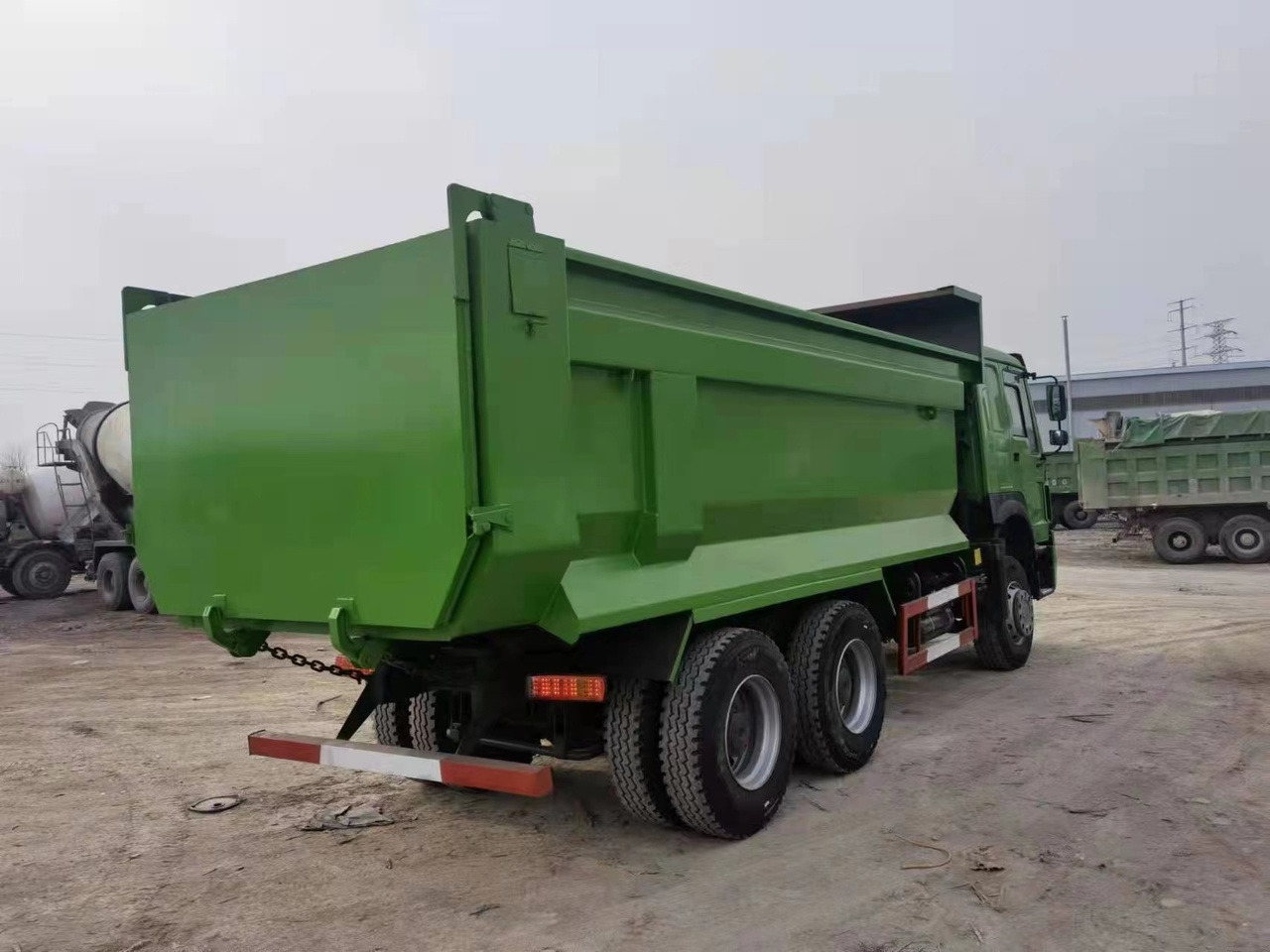 SINOTRUK Howo 6x4 Dump truck 371hp - Kiper: slika SINOTRUK Howo 6x4 Dump truck 371hp - Kiper SINOTRUK Howo 6x4 Dump truck 371hp - Kiper: slika SINOTRUK Howo 6x4 Dump truck 371hp - Kiper