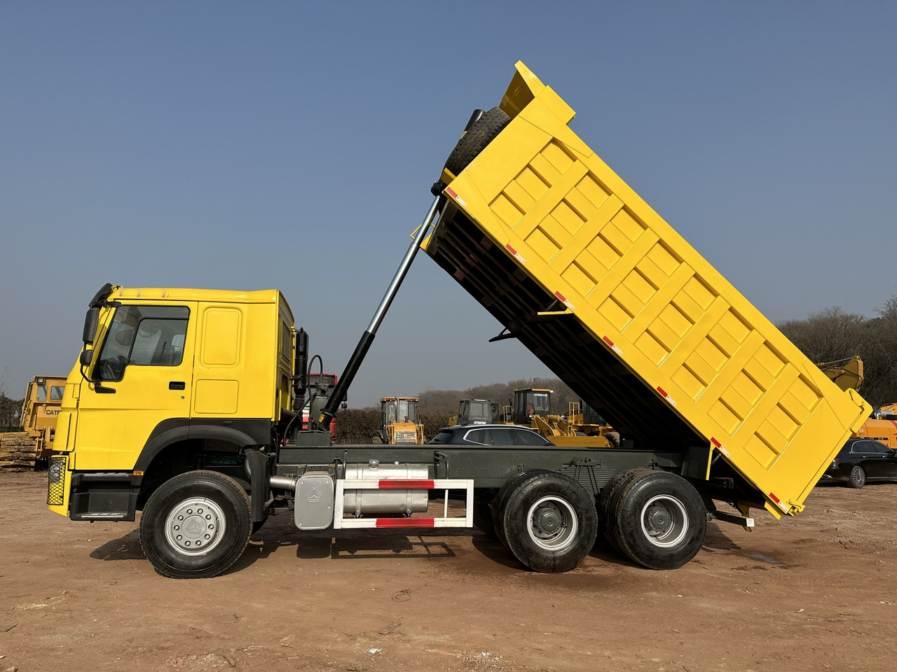 SINOTRUK Howo Dump truck 371 - Kiper: slika SINOTRUK Howo Dump truck 371 - Kiper SINOTRUK Howo Dump truck 371 - Kiper: slika SINOTRUK Howo Dump truck 371 - Kiper