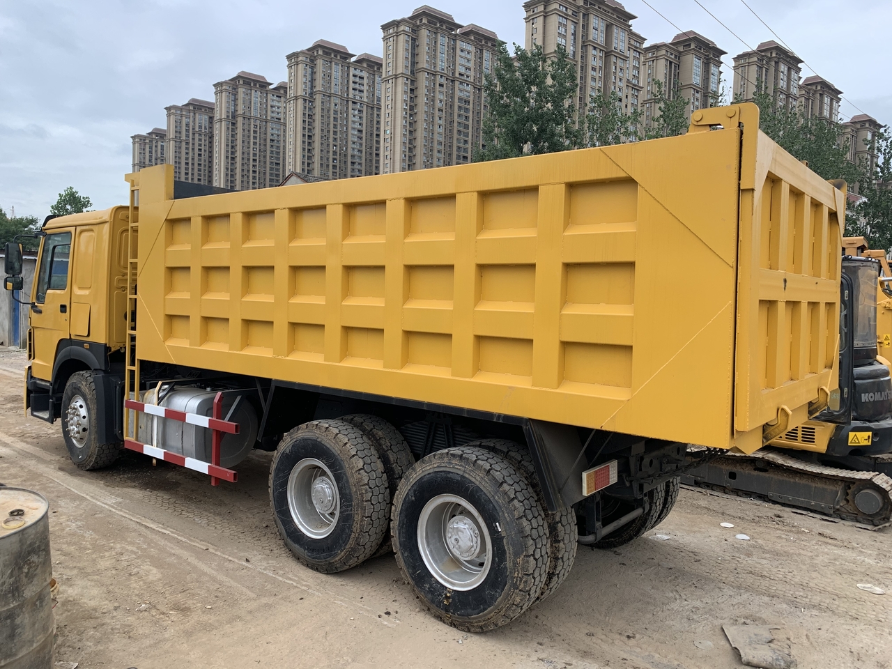 SINOTRUK Howo Dump truck 371 - Kiper: slika SINOTRUK Howo Dump truck 371 - Kiper SINOTRUK Howo Dump truck 371 - Kiper: slika SINOTRUK Howo Dump truck 371 - Kiper