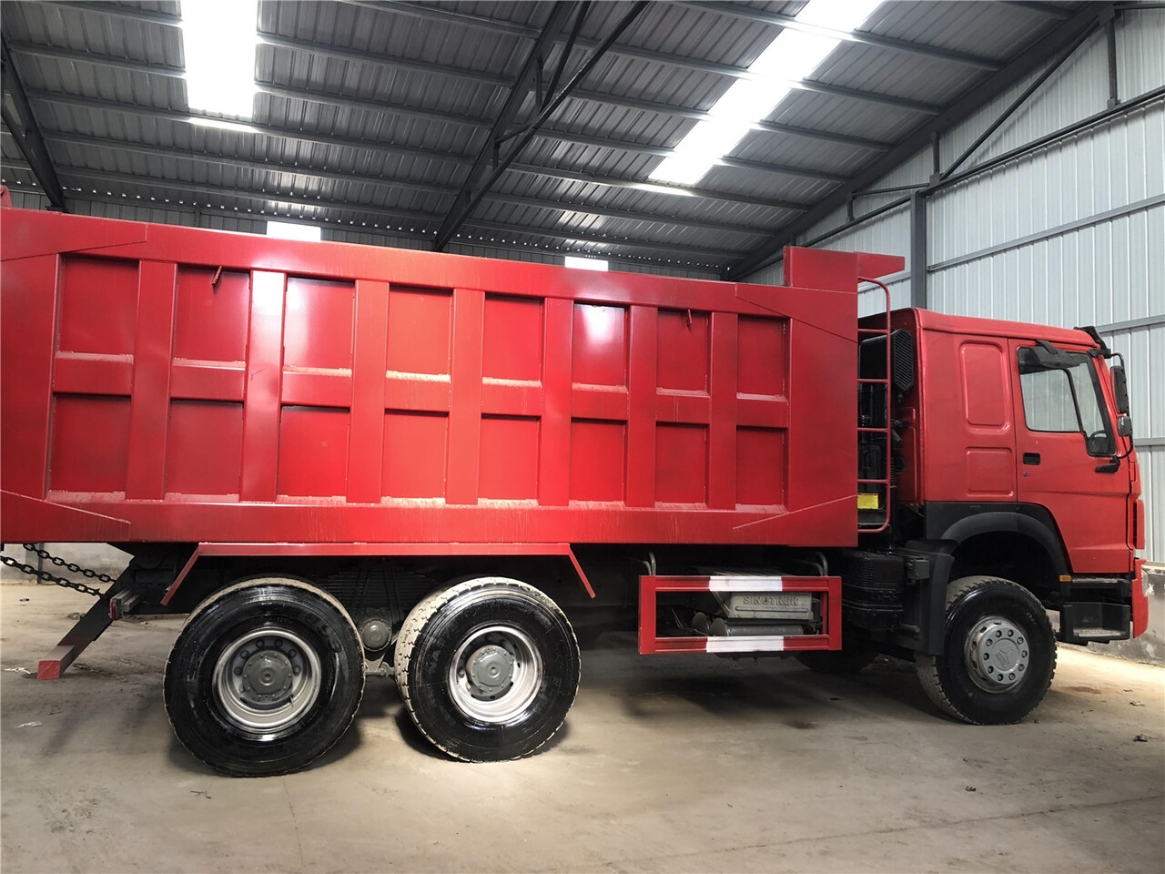 SINOTRUK Howo Dump truck 371 - Kiper: slika SINOTRUK Howo Dump truck 371 - Kiper SINOTRUK Howo Dump truck 371 - Kiper: slika SINOTRUK Howo Dump truck 371 - Kiper