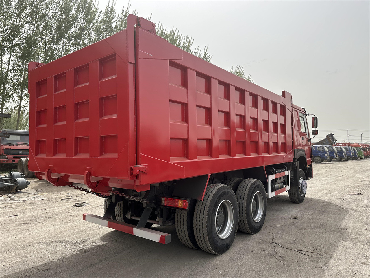 SINOTRUK Howo Dump truck 371 - Kiper: slika SINOTRUK Howo Dump truck 371 - Kiper SINOTRUK Howo Dump truck 371 - Kiper: slika SINOTRUK Howo Dump truck 371 - Kiper