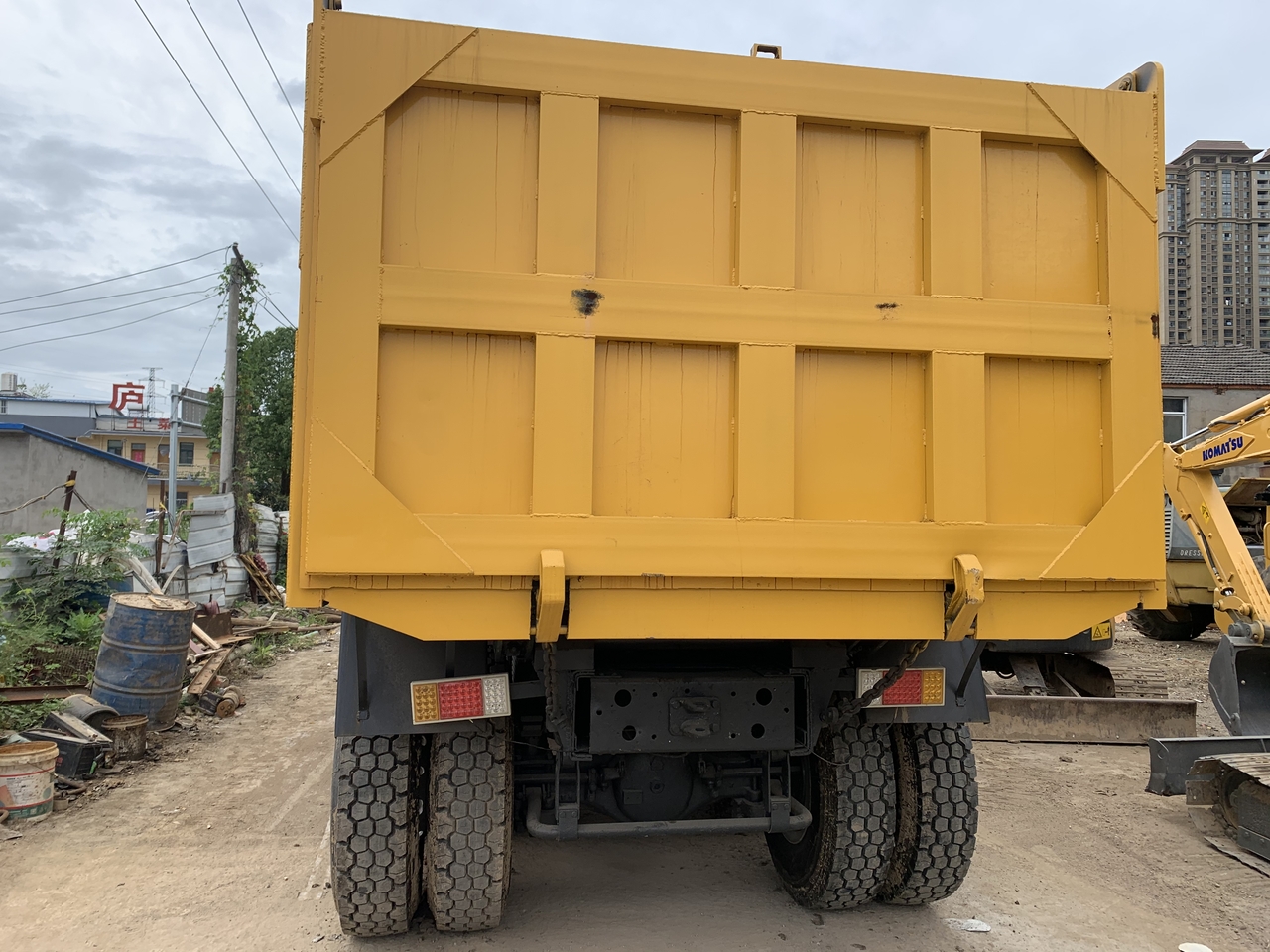 SINOTRUK Howo Dump truck 371 - Kiper: slika SINOTRUK Howo Dump truck 371 - Kiper SINOTRUK Howo Dump truck 371 - Kiper: slika SINOTRUK Howo Dump truck 371 - Kiper