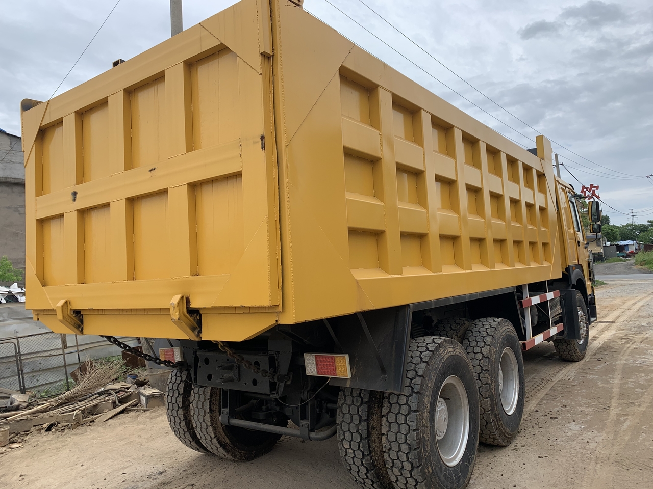 SINOTRUK Howo Dump truck 371 - Kiper: slika SINOTRUK Howo Dump truck 371 - Kiper SINOTRUK Howo Dump truck 371 - Kiper: slika SINOTRUK Howo Dump truck 371 - Kiper