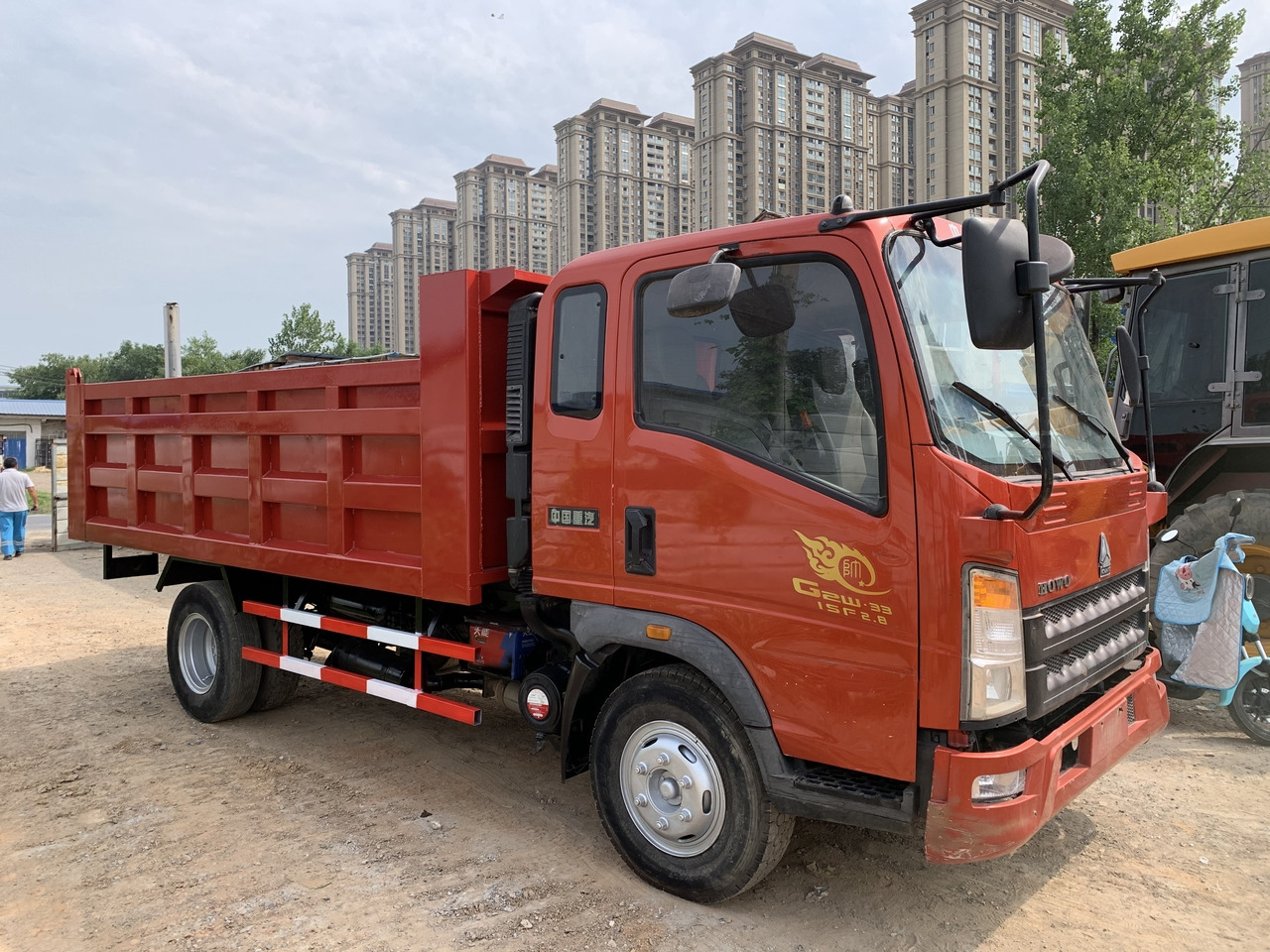 SINOTRUK Howo Dump truck 4x2 - Kiper: slika SINOTRUK Howo Dump truck 4x2 - Kiper SINOTRUK Howo Dump truck 4x2 - Kiper: slika SINOTRUK Howo Dump truck 4x2 - Kiper