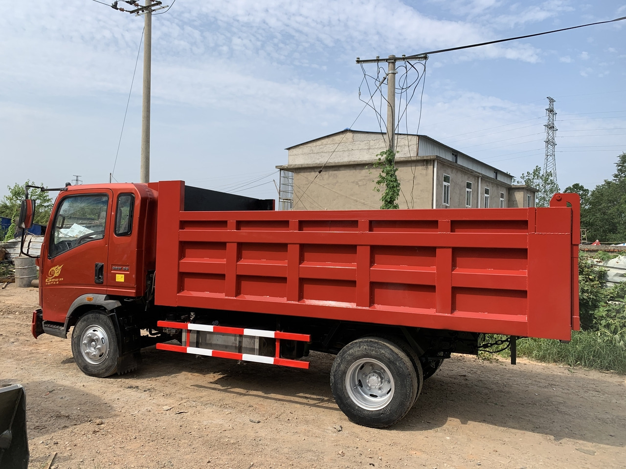 SINOTRUK Howo Dump truck 4x2 - Kiper: slika SINOTRUK Howo Dump truck 4x2 - Kiper SINOTRUK Howo Dump truck 4x2 - Kiper: slika SINOTRUK Howo Dump truck 4x2 - Kiper