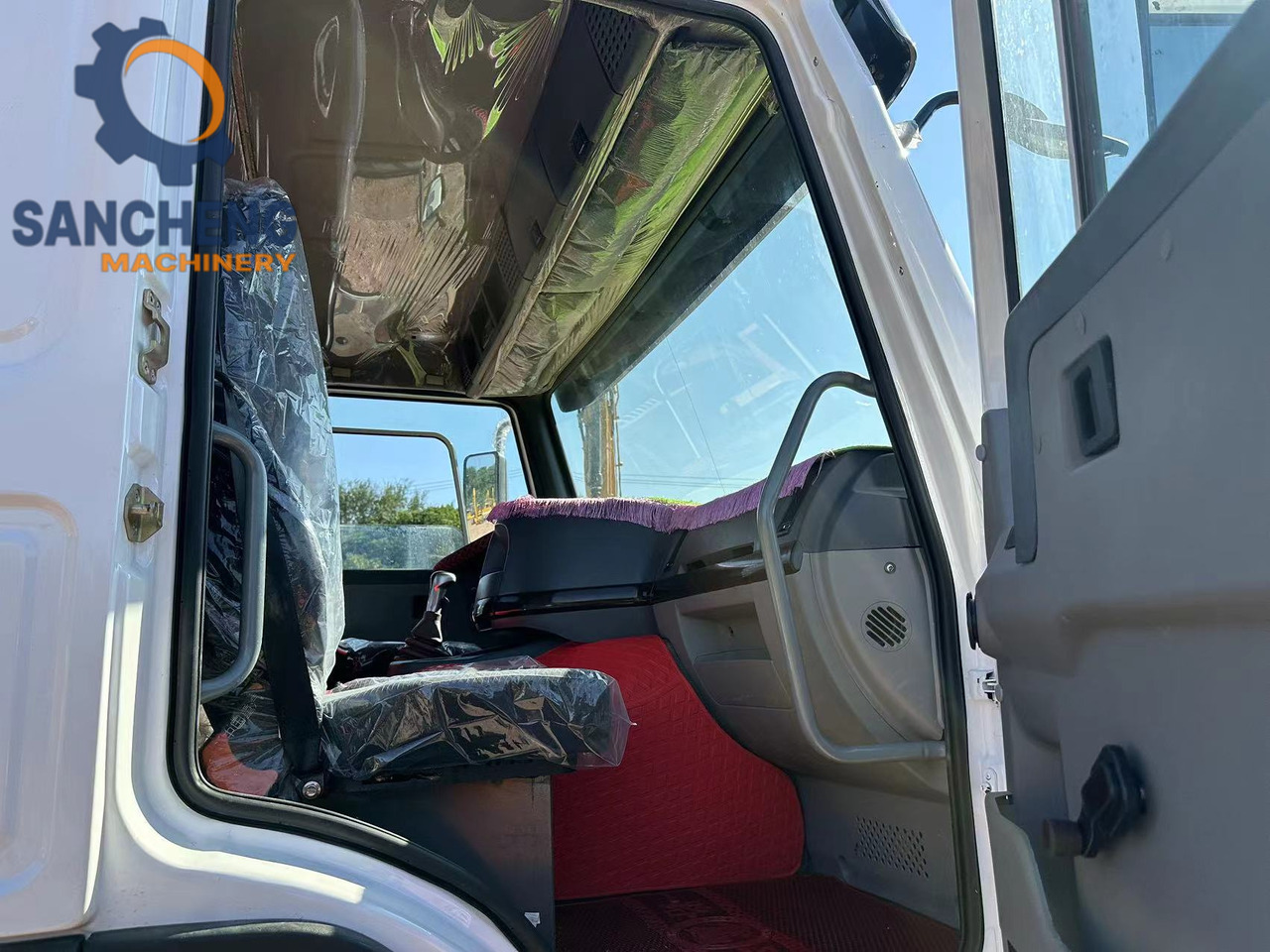 Tegljač SINOTRUK HOWO Truck Head 371: slika Tegljač SINOTRUK HOWO Truck Head 371