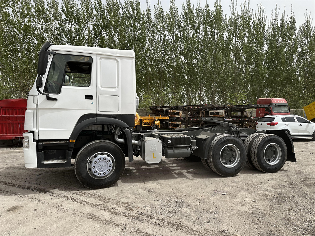SINOTRUK Howo 371 Truck Head - Tegljač: slika SINOTRUK Howo 371 Truck Head - Tegljač SINOTRUK Howo 371 Truck Head - Tegljač: slika SINOTRUK Howo 371 Truck Head - Tegljač