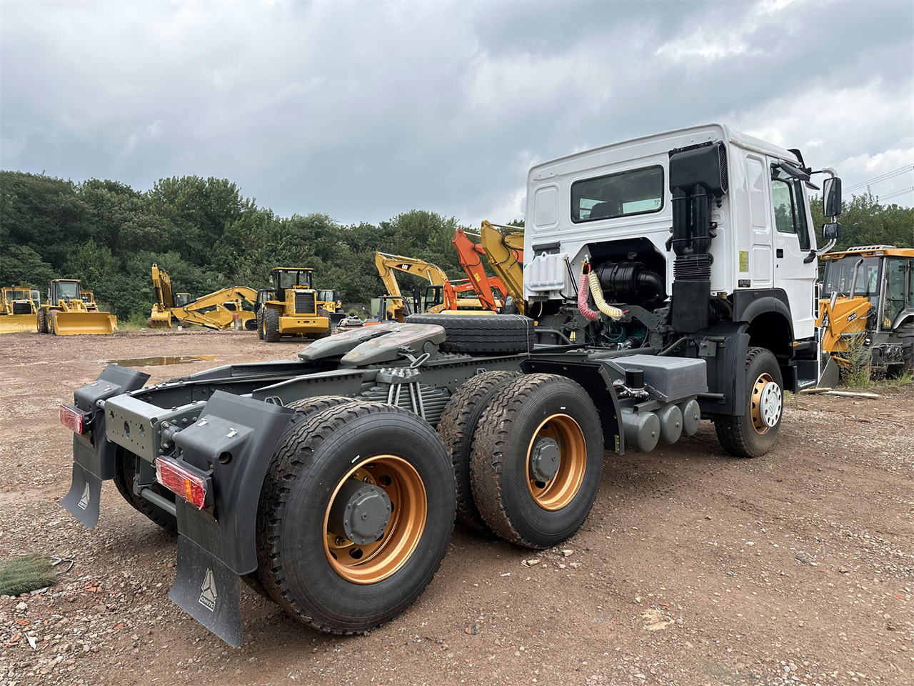 SINOTRUK Howo tractor unit 420hp - Tegljač: slika SINOTRUK Howo tractor unit 420hp - Tegljač SINOTRUK Howo tractor unit 420hp - Tegljač: slika SINOTRUK Howo tractor unit 420hp - Tegljač